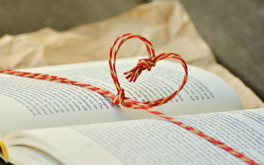 “Best Used Books to Gift on a Budget – Thoughtful and Affordable”
