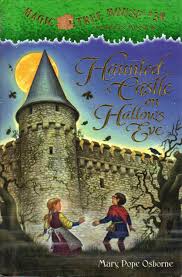Haunted Castle on Hallows Eve (Magic Tree House , A Merlin Mission) Paperback by Mary Pope Osborne